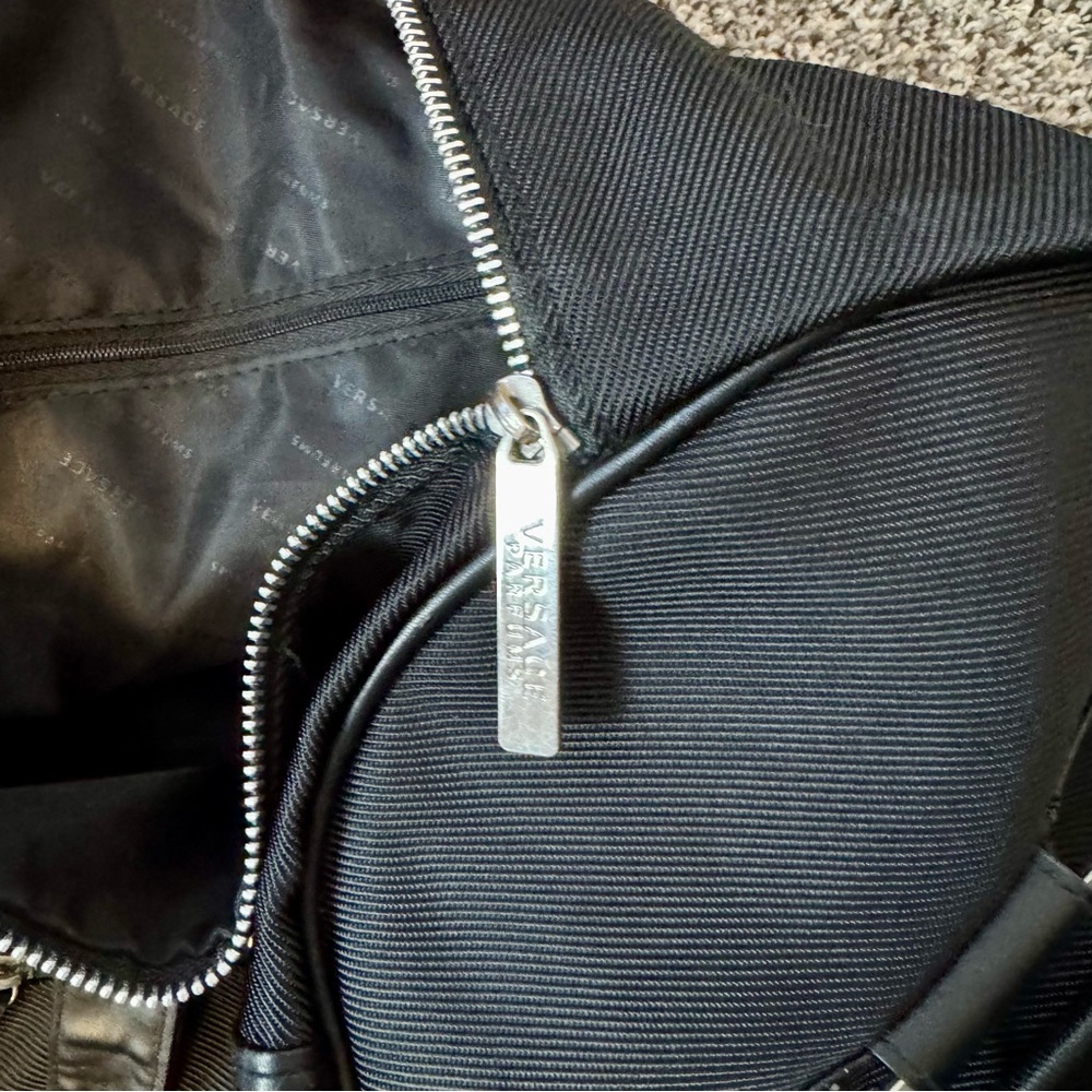 Versace Parfums Black Men's Weekender Bag - Picture 4 of 10